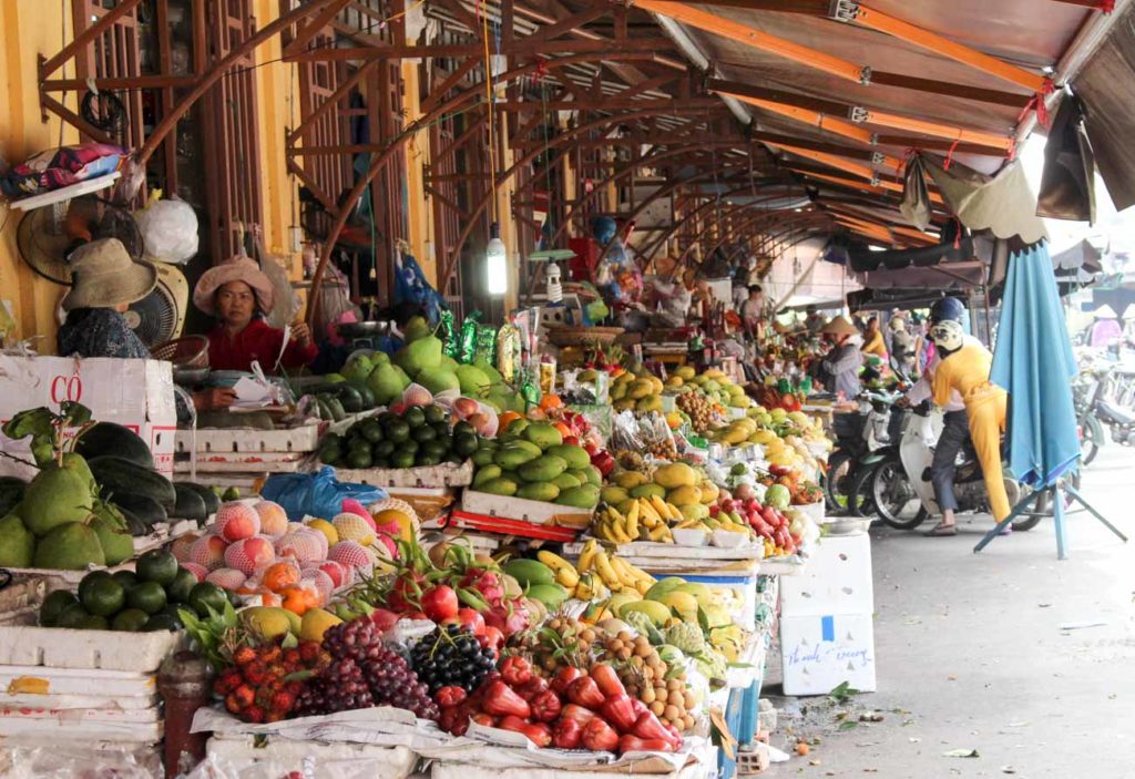 Before start shopping in Vietnam check the prices at the tourist and local markets.