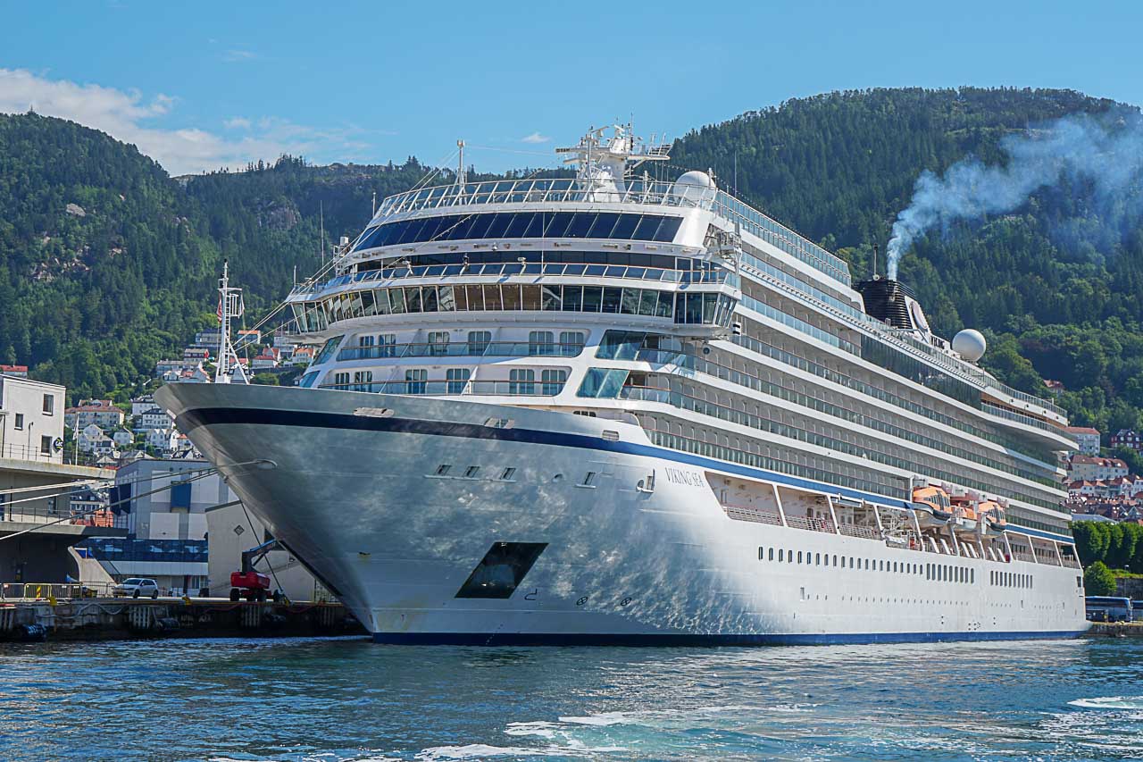 viking ocean cruises number of passengers