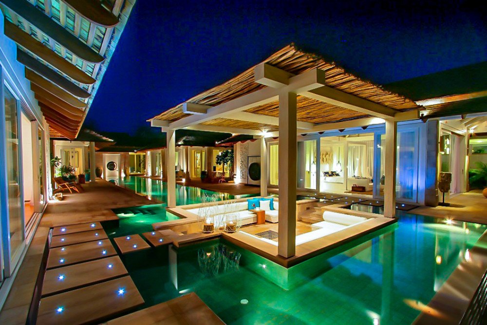 Stay at this Pool Villa and you can Stroll along Chaweng Beach, Koh Samui’s golden stretch of coast.  