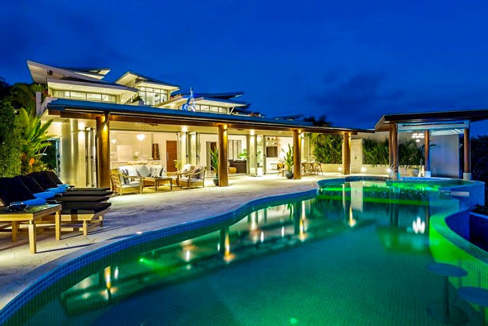 The best pool villas in Koh Samui are cheaper during low season.